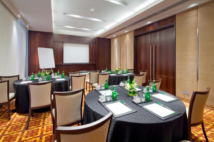 Holiday Inn Mumbai International Airport